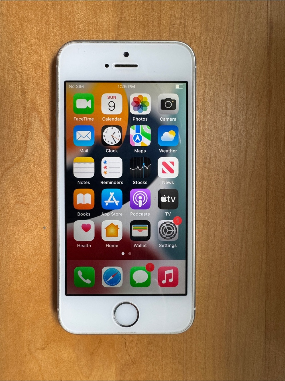 Apple iPhone SE White